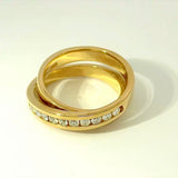 Moderner Design-Ring in 14 Karat Gelbgold mit feinen Brillanten