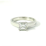 Massiver Solitär Ring in Platin mit hochfeinem Princess-Cut Brillanten