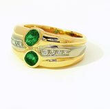 Handgefertigter Ring in 18 Karat Gelbgold mit Smaragden & Brillanten