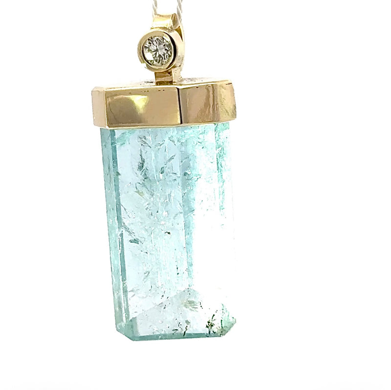 Ausgefallener Aquamarin-Anhänger in 14 Karat Gelbgold mit Brillant