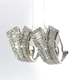 Aufregende Ohrringe in 18 Karat Weißgold mit Brillanten & Diamant-Baguettes