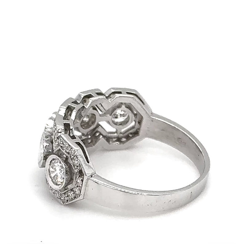 Ausgefallener Ring in 18 Karat Weißgold mit feinen Brillanten & Diamanten