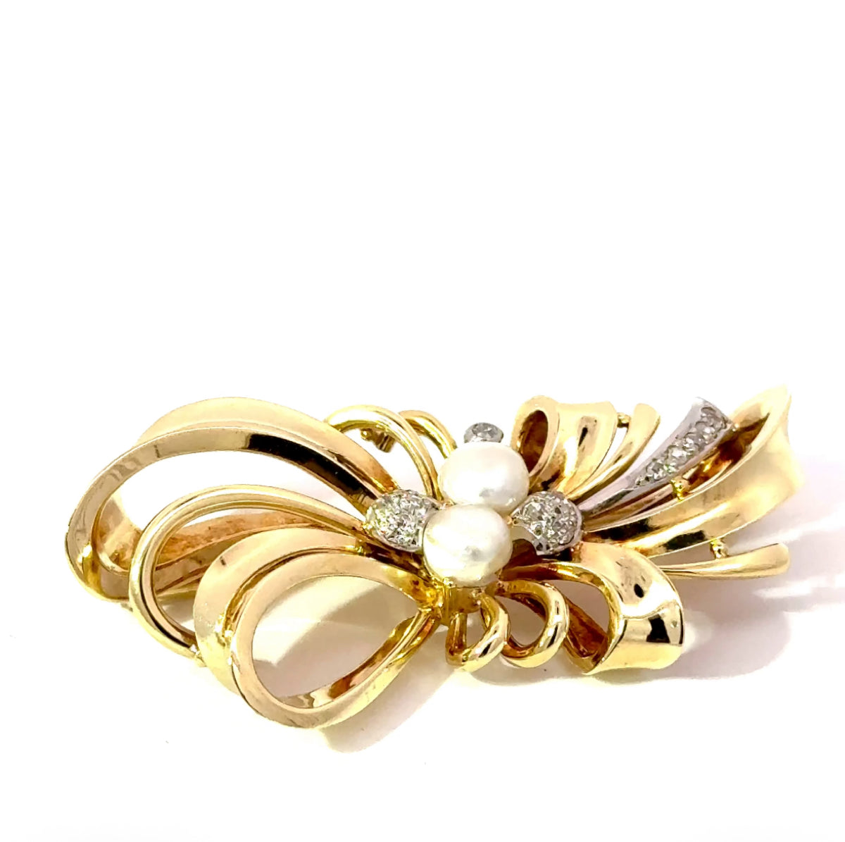 Vintage Brooch in 14 Karat Yellow Gold with Diamonds and Pearls