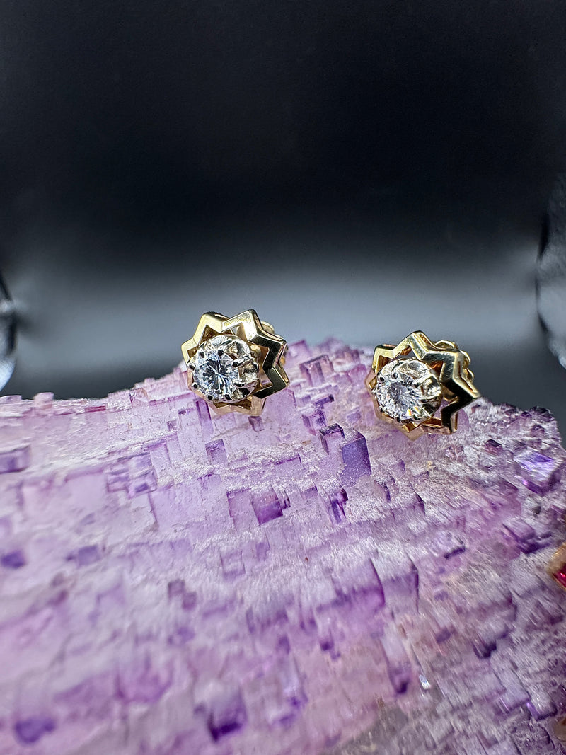 Stilvolle Ohrstecker in 14 Karat (585) Gelb-und Weißgold mit feinen Brillanten