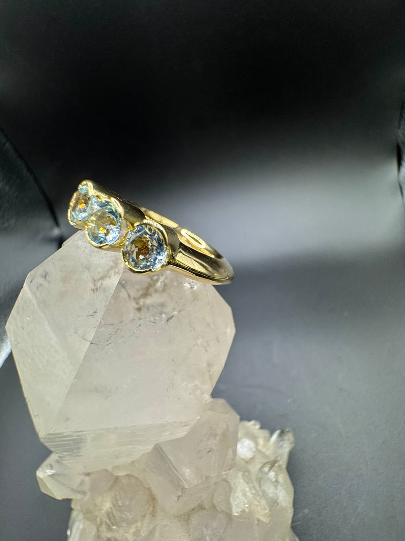 Massiver Aquamarin-Ring in 18 Karat Gelbgold – Handgefertigt aus der Manufaktur Eidel