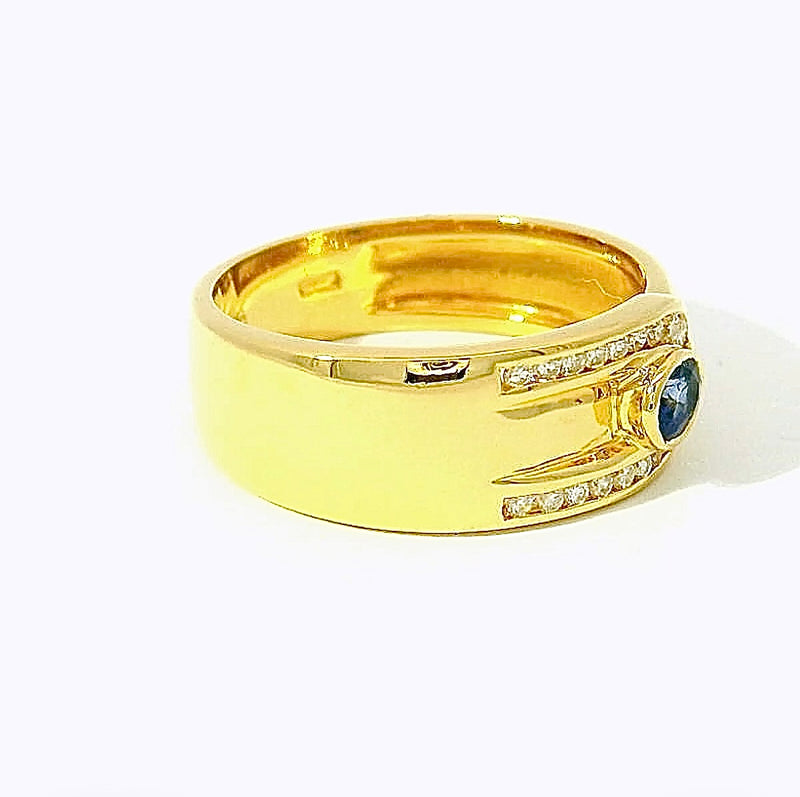 Feiner Saphirring in 18 Karat Gelbgold – Handgefertigt mit Brillanten