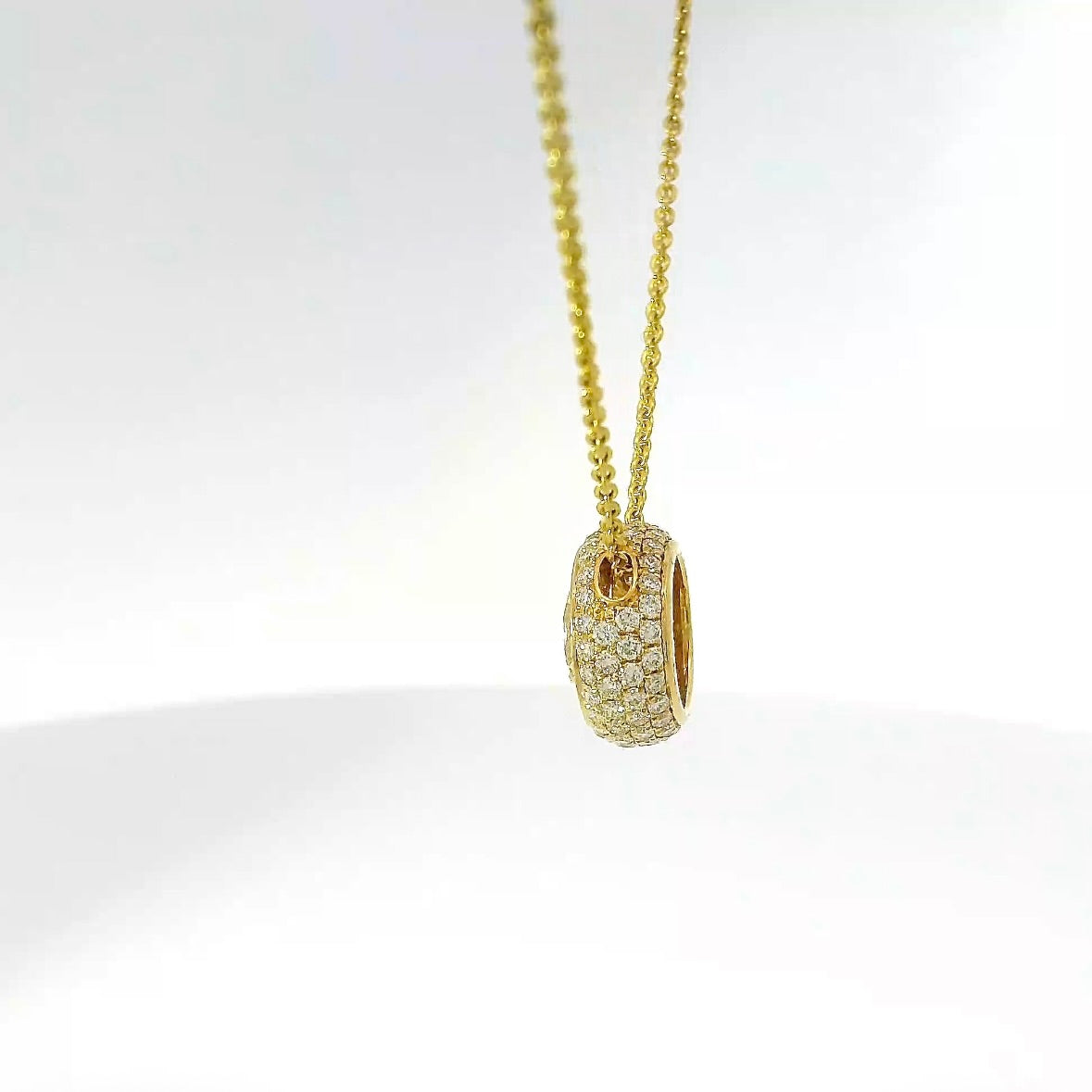 Solitaire pendant gold