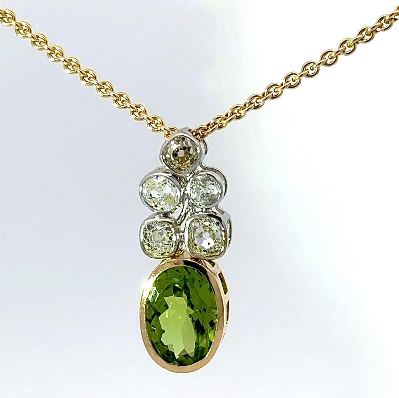 Moderner Peridot Anhänger in 14 Karat Bicolor Gold mit großen Diamanten