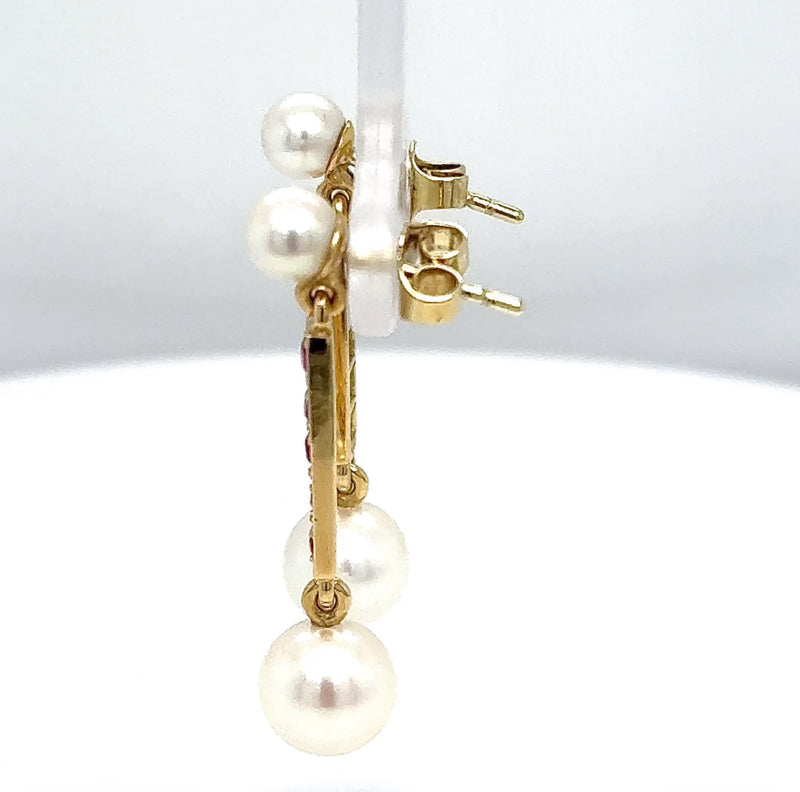Elegante Ohrringe in 14 Karat Gelbgold mit leuchtenden Rubinen & Perlen