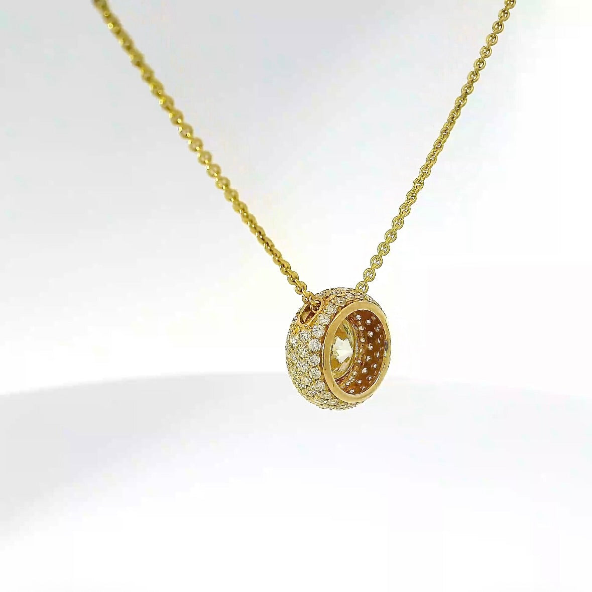 Solitaire pendant gold