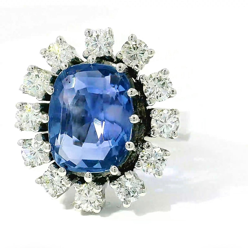 Prunkvoller Entourage Ring in 18 Karat Weißgold mit Saphir & Brillanten