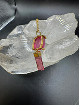 Moderner Anhänger in 14 Karat Gelbgold mit rosa Turmalinen & Brillanten