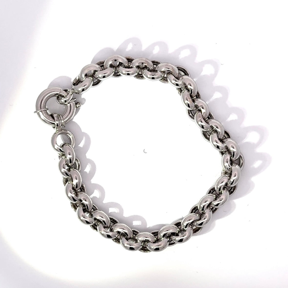 Modern curb chain bracelet in 14 karat white gold with large spring ring clasp