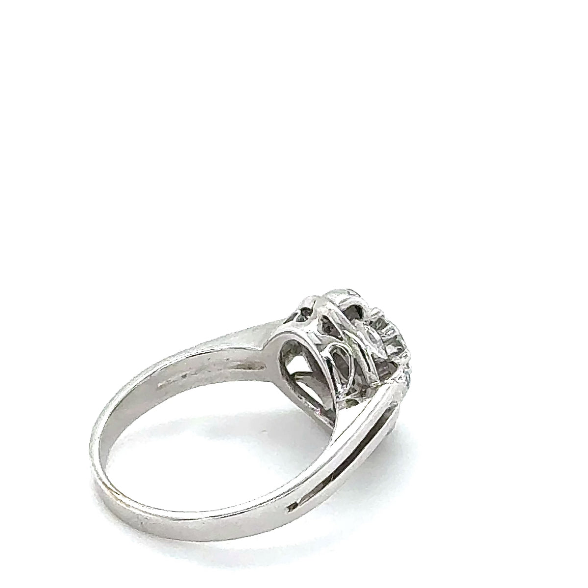 Dekorativer Vintage Ring in 14 Karat Weißgold mit Brillanten