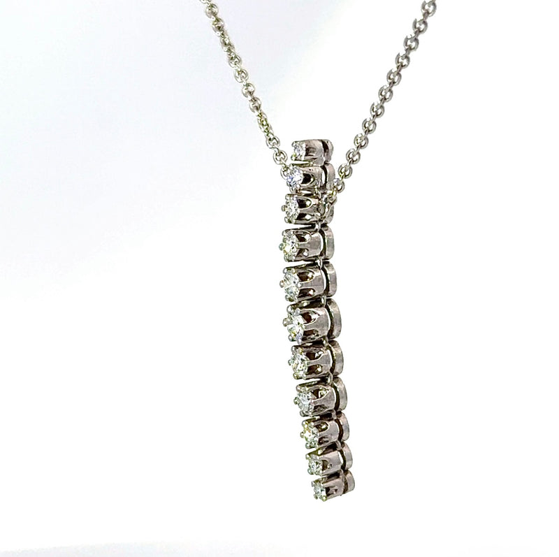 Zeitloses Collier in 14 Karat Weißgold mit feinen Brillanten