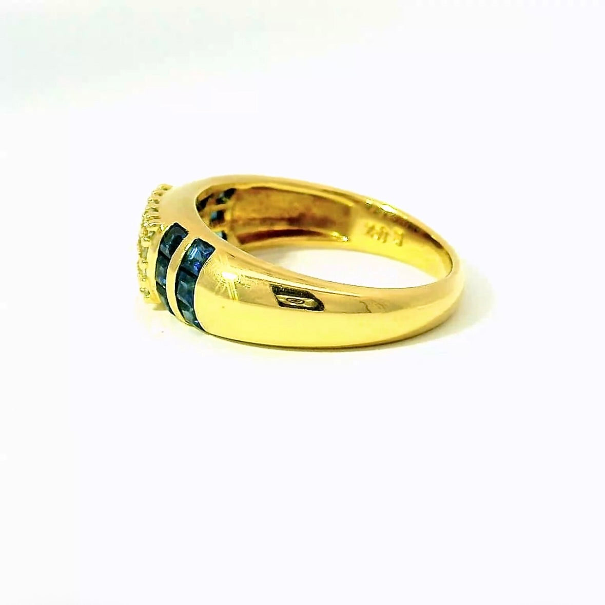 Edler Ring in 18 Karat Gelbgold mit feinen Brillanten & Saphiren