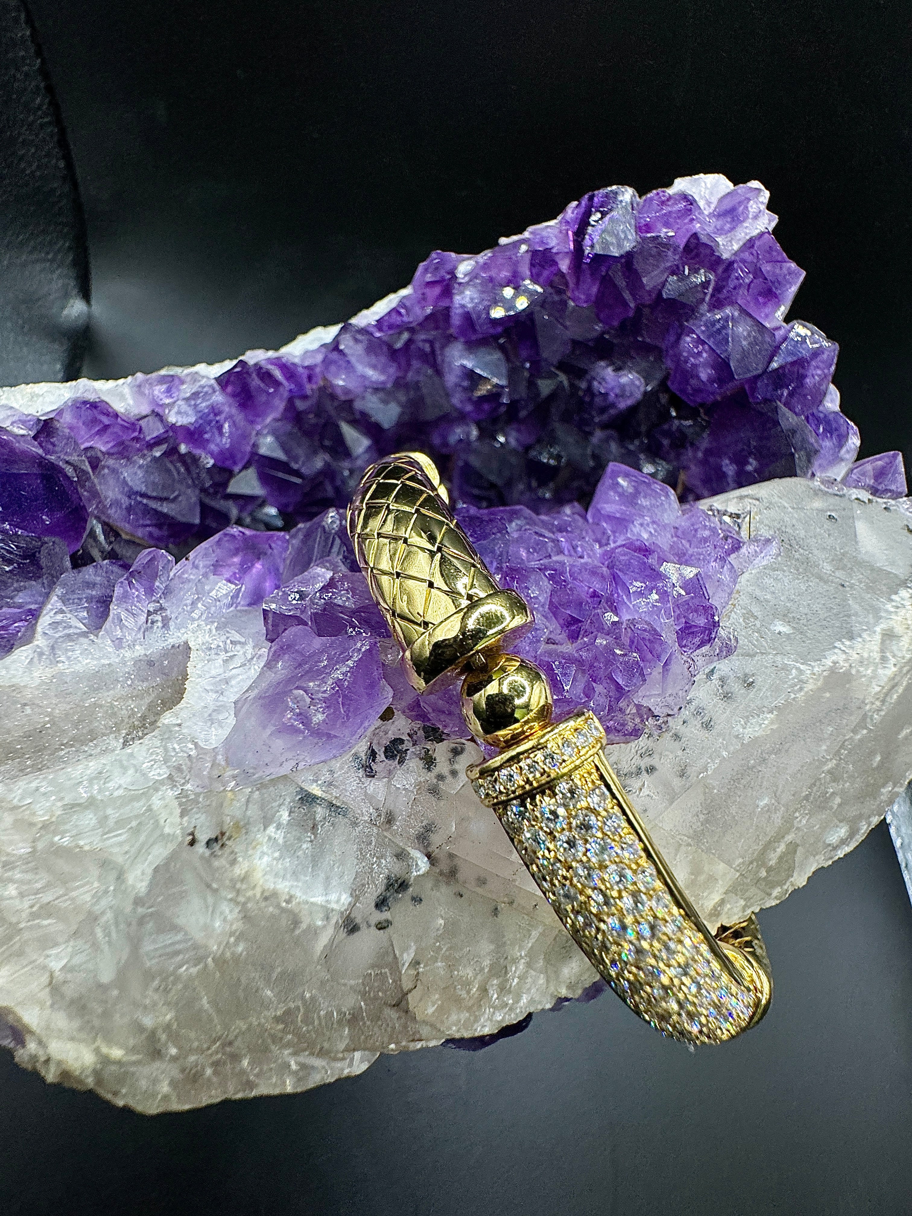 Herausragender Armreif in 18 Karat Gelbgold mit 100 hochfeinen Brillanten