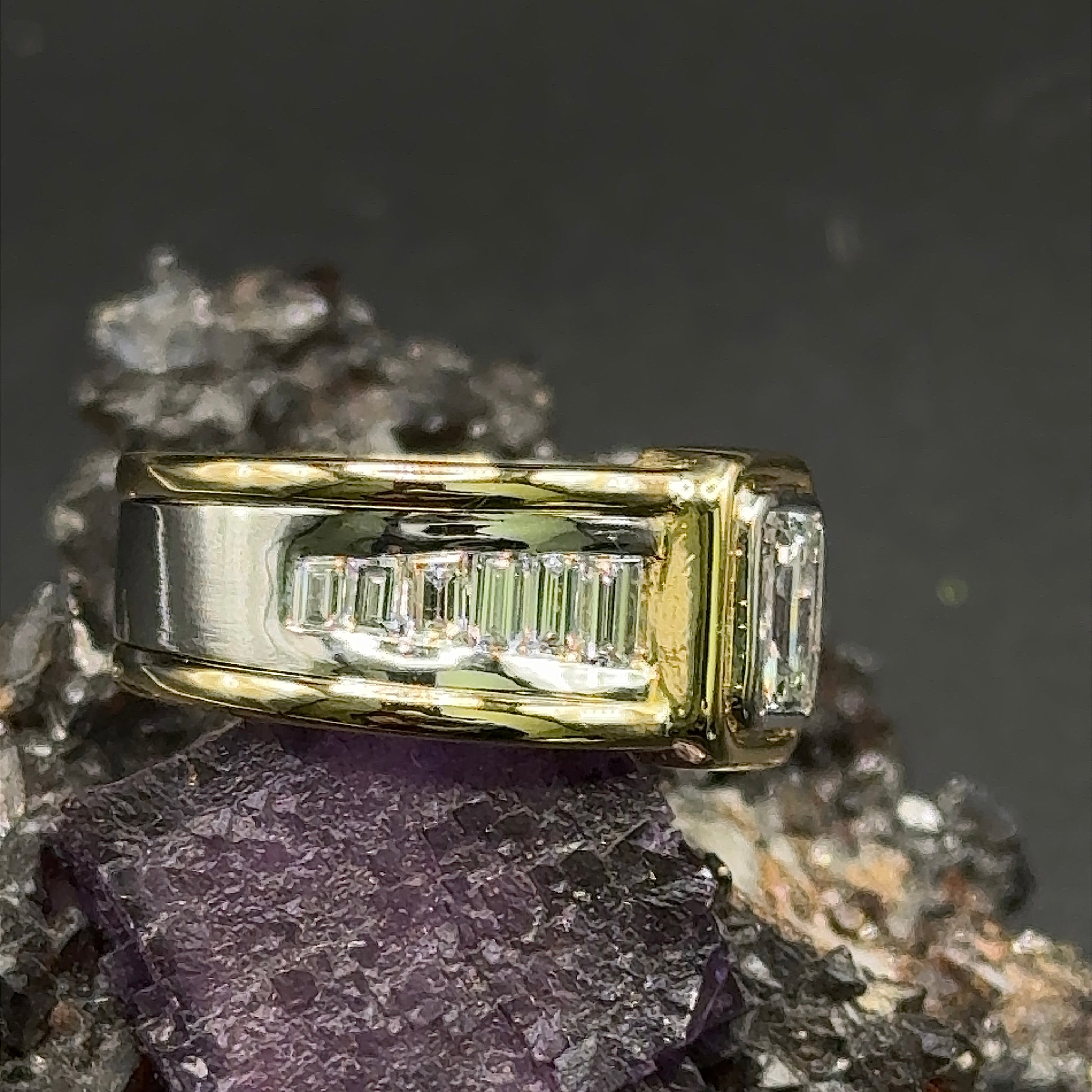 Handgefertigter Goldbaur Ring Bicolor in 18 Karat Gold mit Diamanten-Spitzenqualität