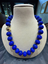 Edle Lapis Lazuli Halskette mit 14 Karat Gelbgold Kugelschloss