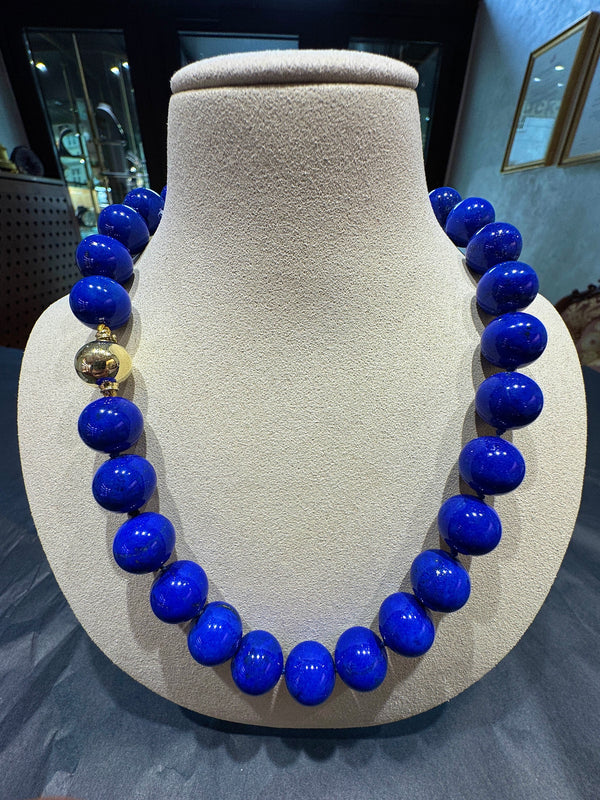 Edle Lapis Lazuli Halskette mit 14 Karat Gelbgold Kugelschloss