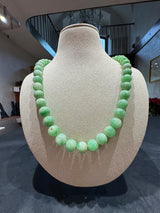 Hochwertige Jade-Kette mit 18 Karat Kugelschloss
