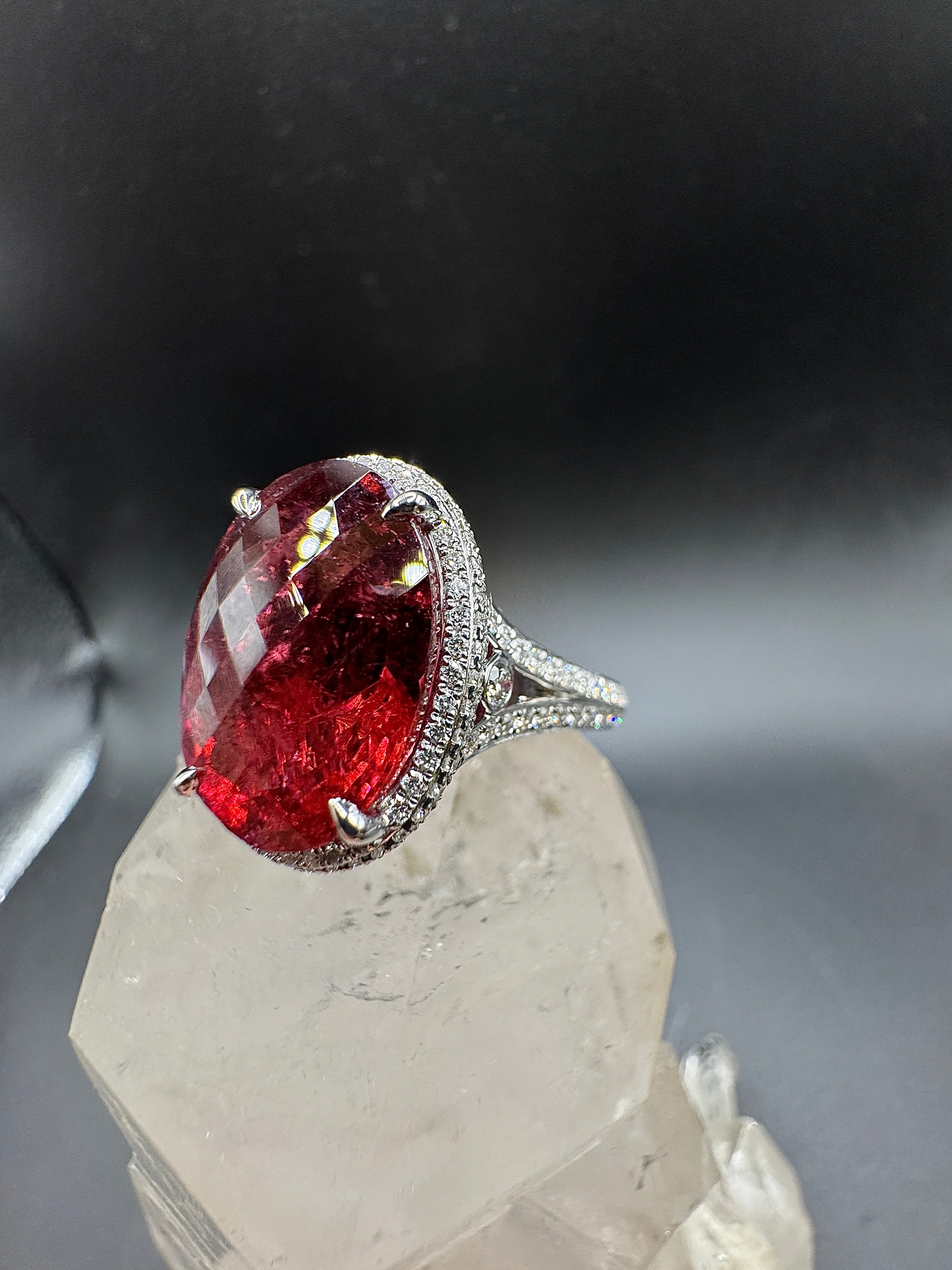 Impressive Ring & Pendant in 14 Karat White Gold with Rubellite & Brilliants