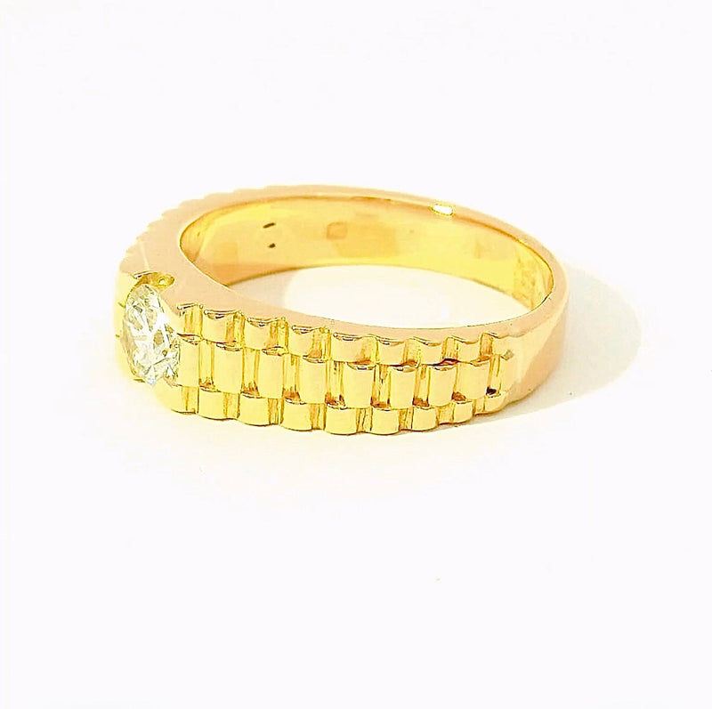 Massiver Ring in 18 Karat Gelbgold mit feinem Brillant 0,50 Karat