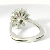 Hochwertiger Entourage Ring in 18 Karat Weißgold mit Rubin-Cabochon & Brillanten