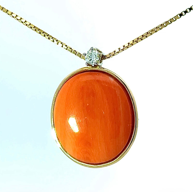 Eleganter Anhänger in 14 Karat Gelb- & Weißgold mit Brillant und leuchtender Koralle