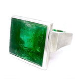 Einmaliger Ring in 18 Karat Weißgold mit beeindruckendem Turmalin