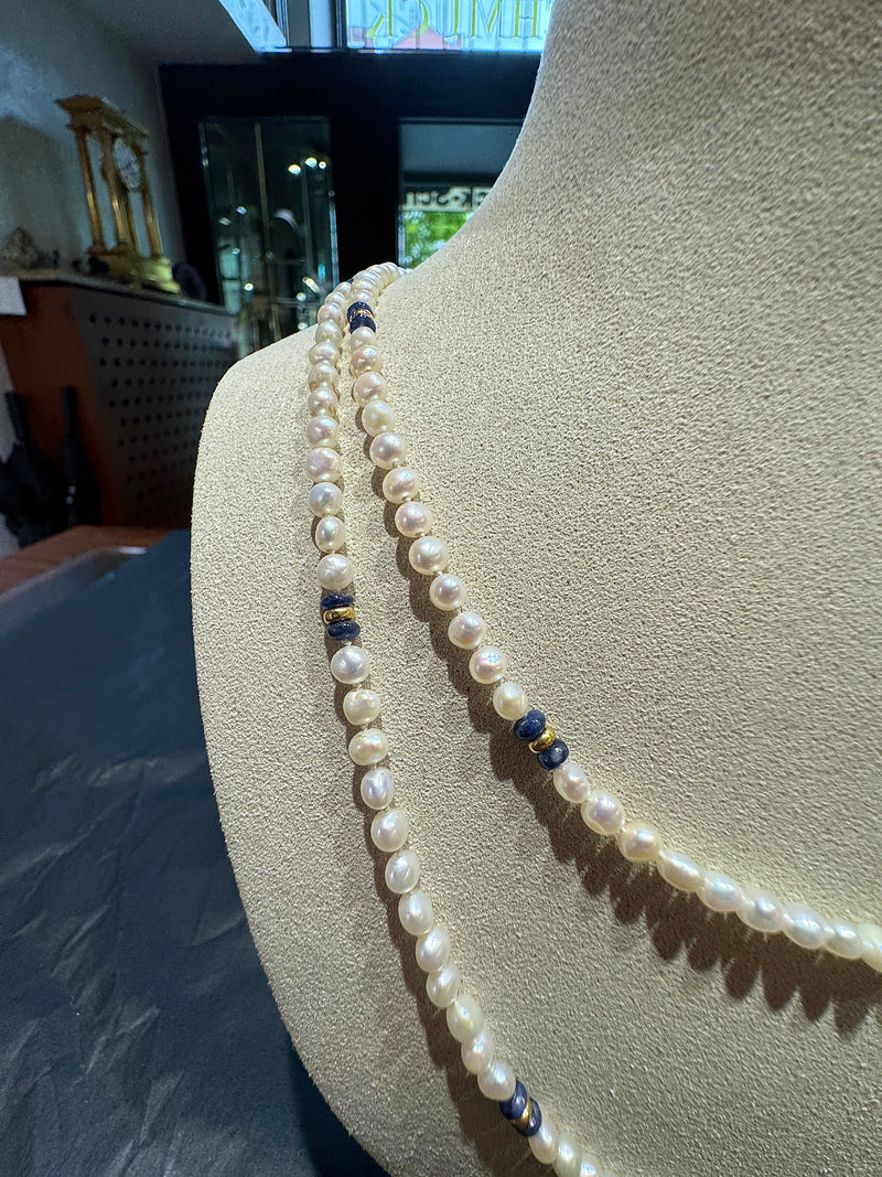 Ausgefallene Perlenkette mit blauen Saphiren und Goldelementen
