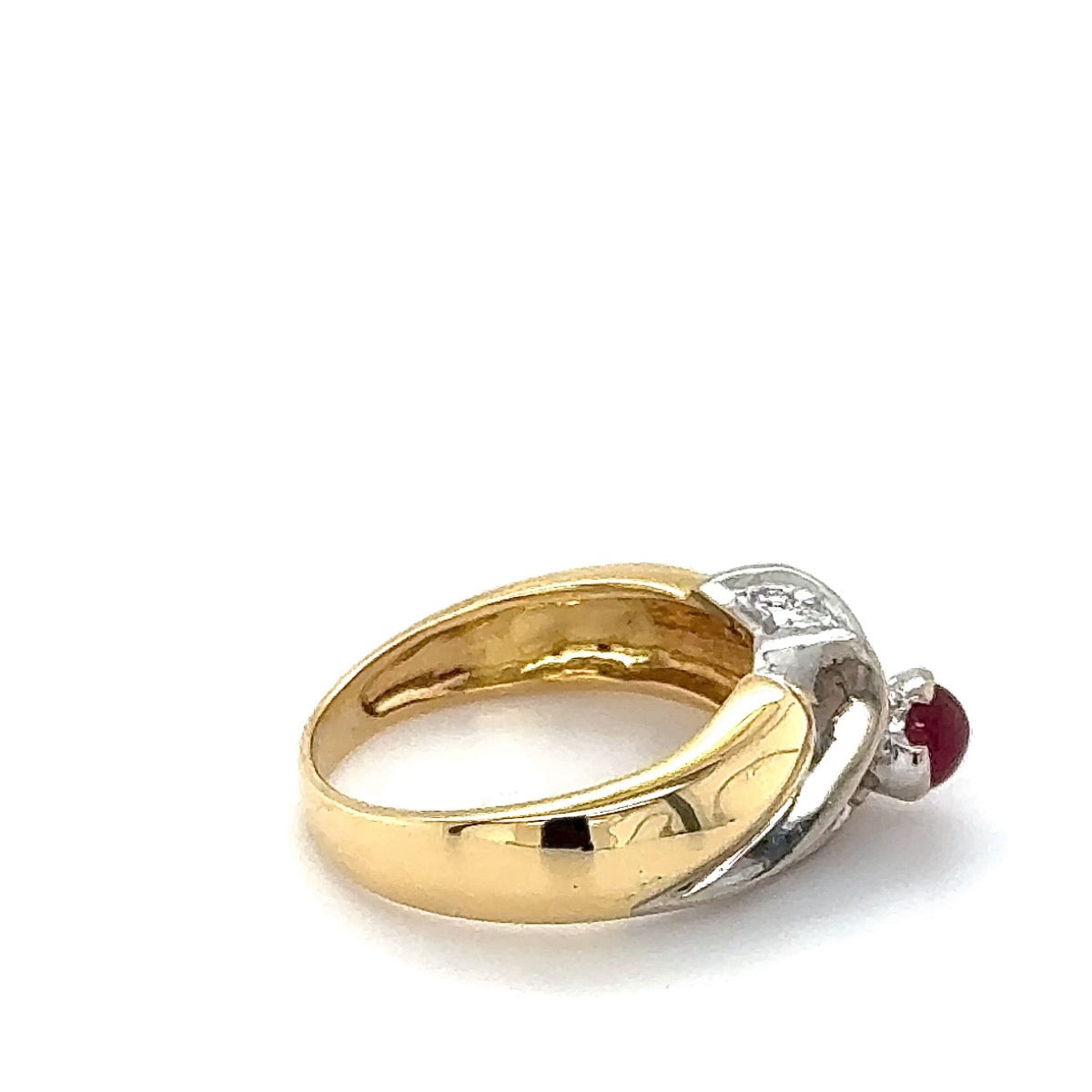Handgefertigter Bicolor Ring in 18 Karat Gold mit Rubin und Brillanten