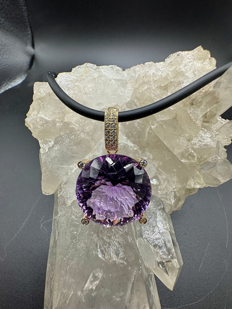 Moderner Anhänger in 14 Karat Gelbgold mit feinen Amethyst & Brillanten | Anhänger - Schmuck Schroll