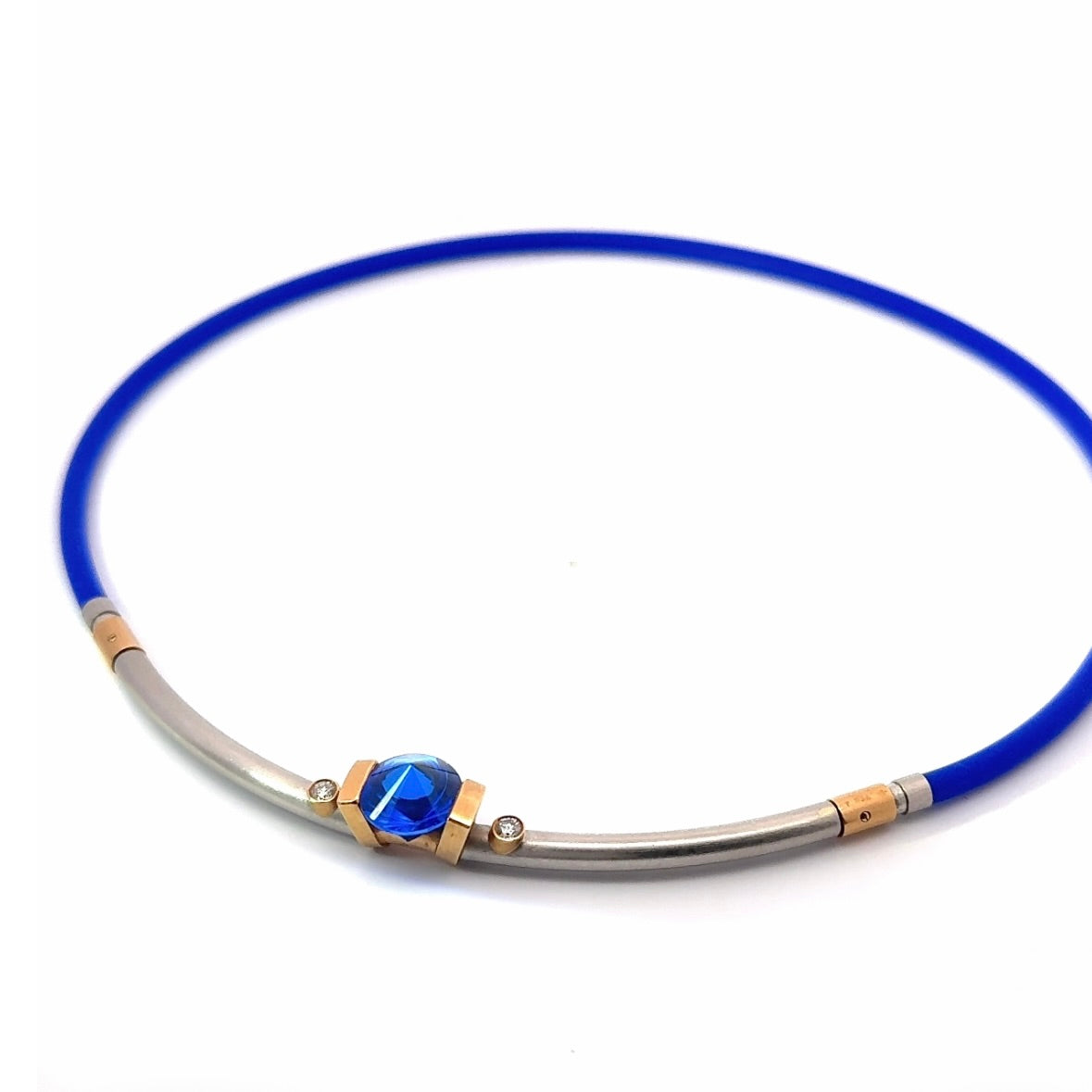 Collier von Bunz Design in 18 Karat Gelbgold & 950er Platin mit Saphir & Brillanten