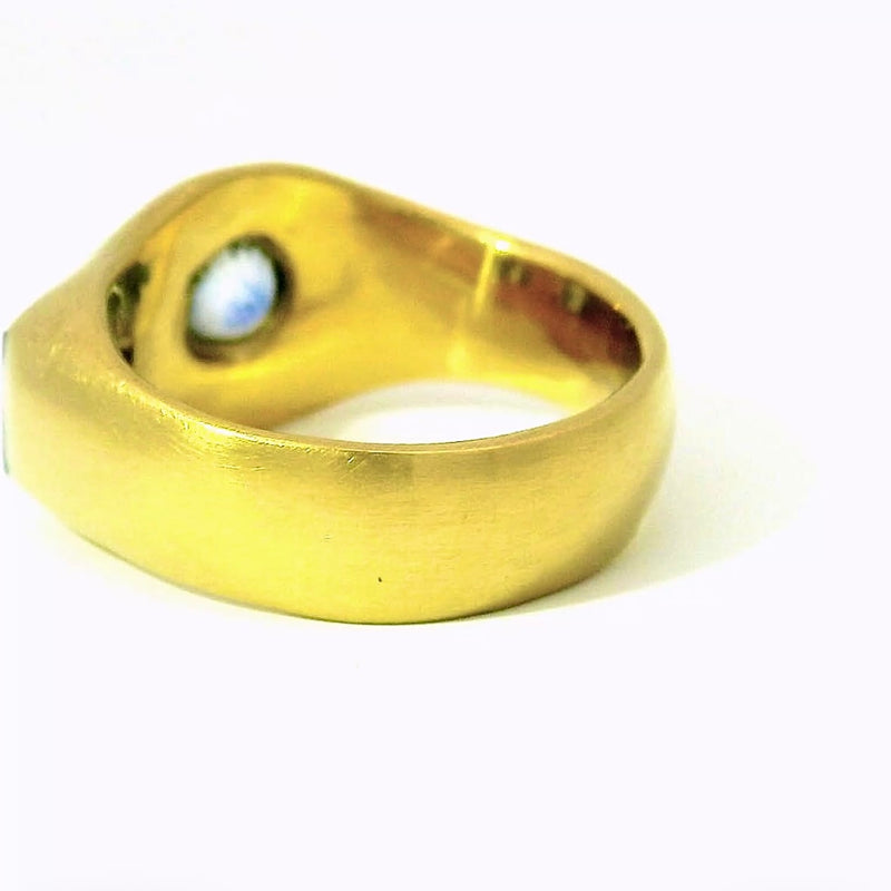 Handgefertigter 18 Karat Gelbgold Ring mit außergewöhnlichen Bicolor-Saphiren