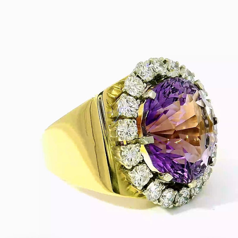 Prunkvoller Cocktailring in 18 Karat Gold mit großem Amethyst & Brillanten