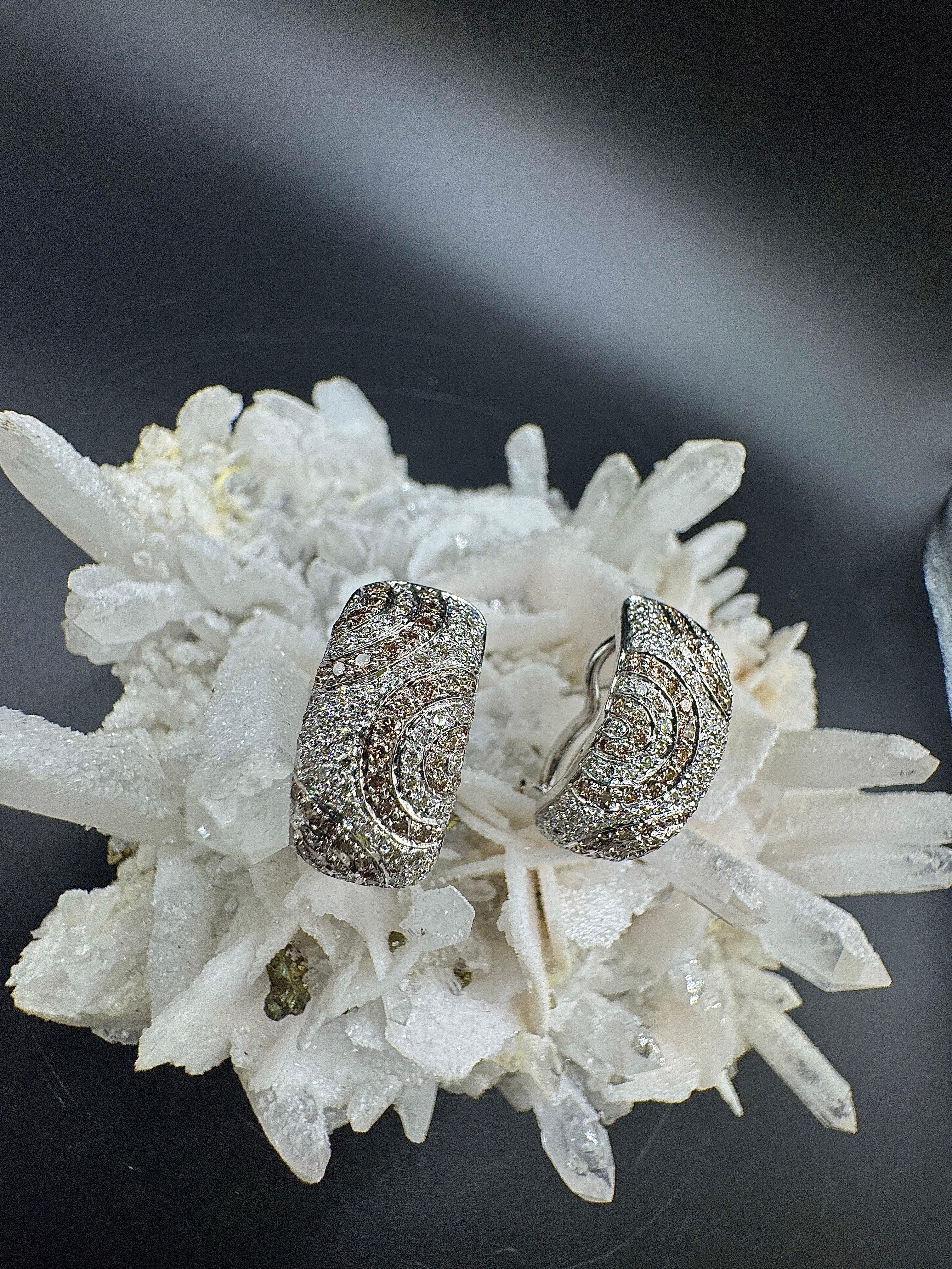Fancy Half-Hoop Earrings in 18K (750) White Gold with Brilliant-Cut Diamonds