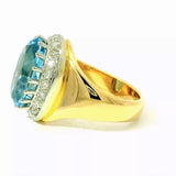 Edler Ring in 18 Karat Gelbgold mit augenreinem Aquamarin & Brillanten