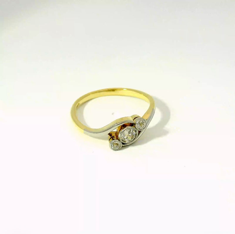 Eleganter Art-Déco-Ring in 14 Karat Gelbgold mit Altschliff-Diamanten