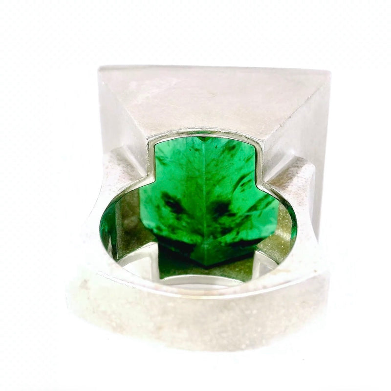 Einmaliger Ring in 18 Karat Weißgold mit beeindruckendem Turmalin