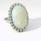 Hochfeiner Cocktailring in 18 Karat Weißgold mit austral. Opal & Brillanten