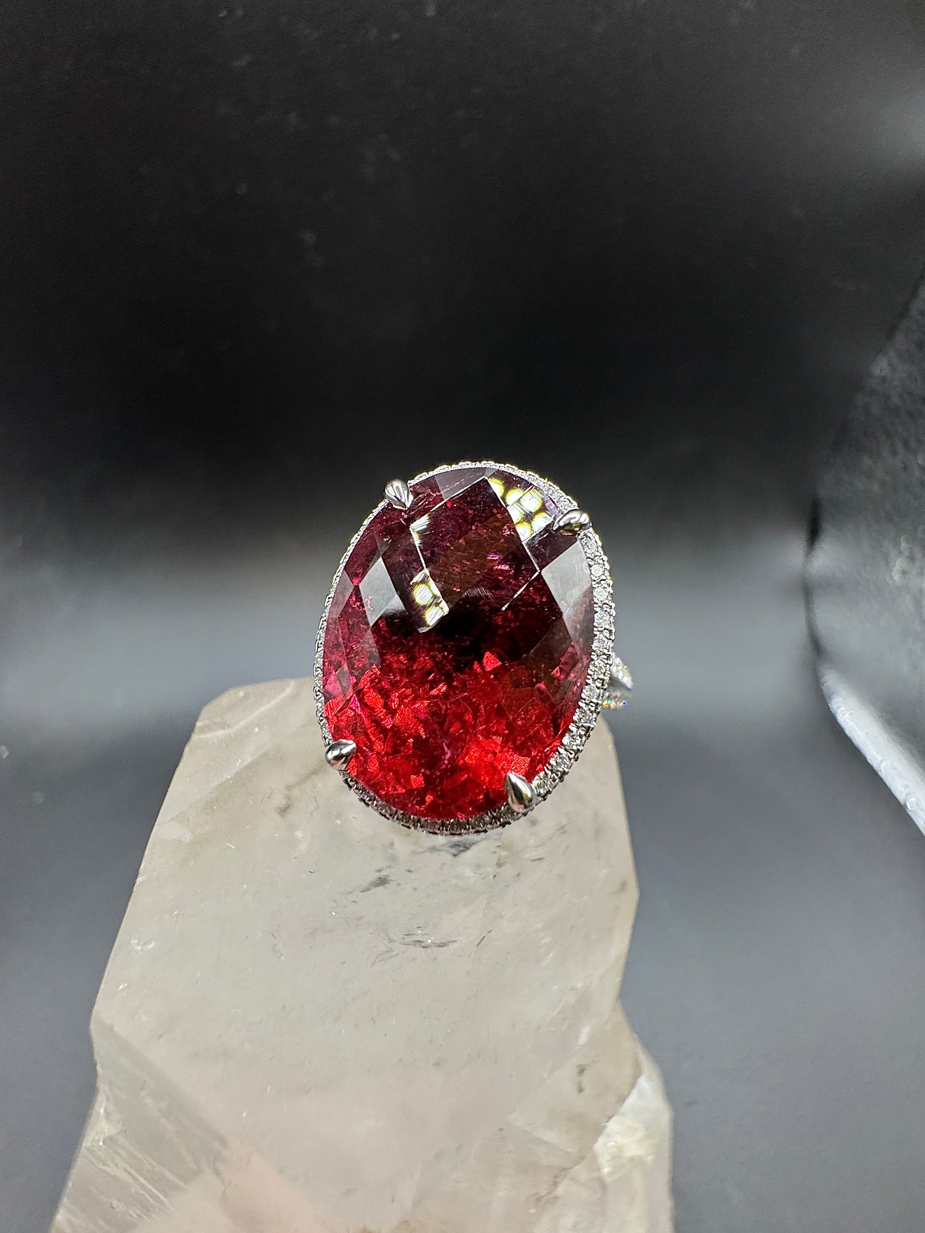 Impressive Ring & Pendant in 14 Karat White Gold with Rubellite & Brilliants