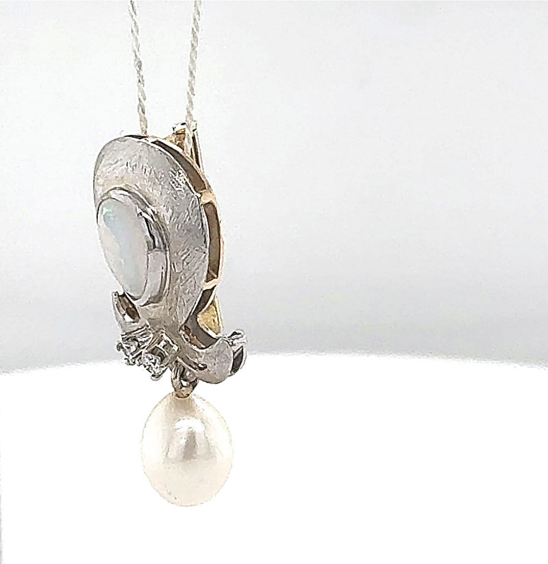 Dekorative Vintage Brosche/Anhänger in 14 Karat Gold mit Opal, Brillanten & Perle