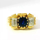 Handgefertigter Ring in 18 Karat Gelbgold mit blauem Saphir & Diamant-Baguettes