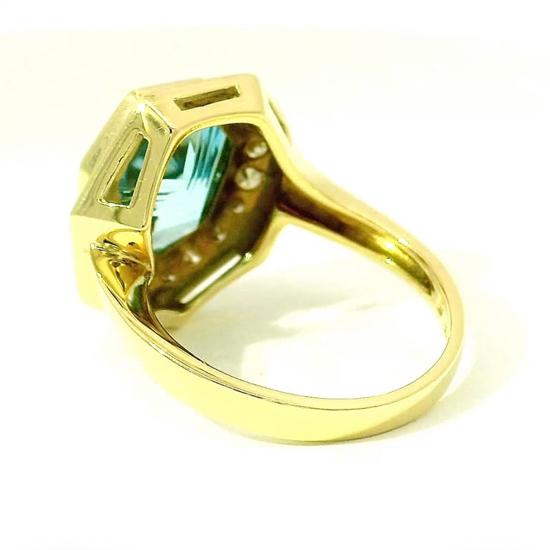 Ausgefallener Ring in 14 Karat Gelbgold mit leuchtendem Topas & Brillanten