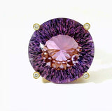 Moderner Amethyst Ring in 14 Karat Gelbgold mit feinen Brillanten