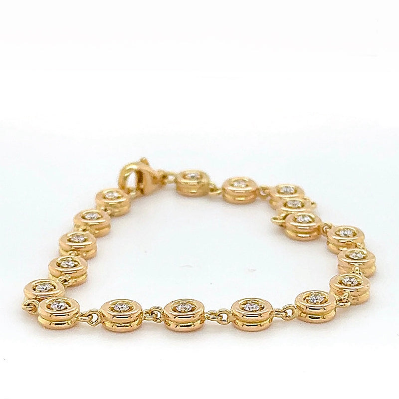 Stilvolles Armband in 18 Karat Gelbgold mit lebhaften Brillanten