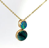 Eleganter Anhänger in 14 Karat Gelbgold mit australischen Opalen