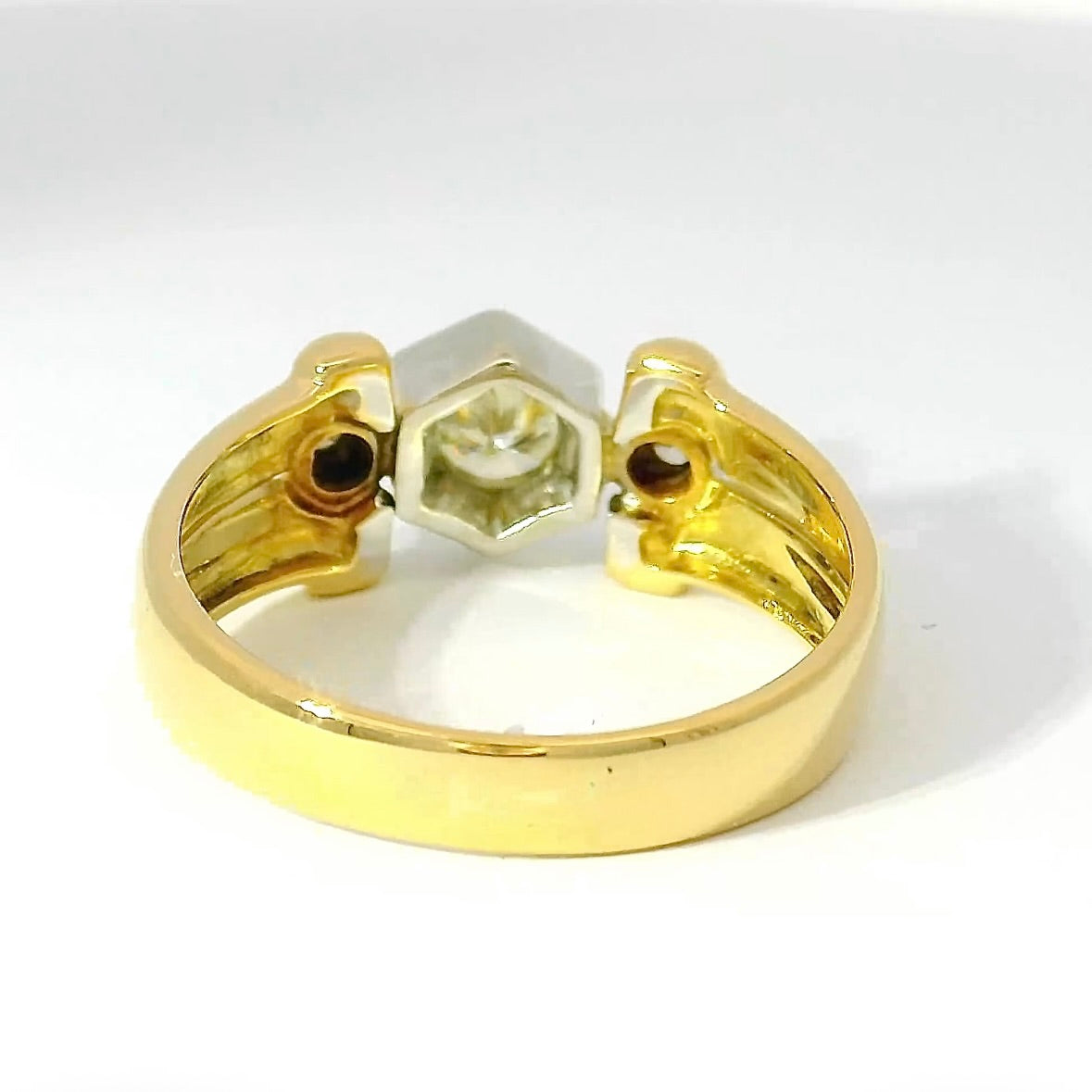 Eleganter Bicolor-Ring in 18 Karat Gold mit großem Brillant & Diamanten