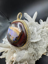 Großer Opalanhänger in 14 Karat Gelbgold mit Boulderopal & Brillanten